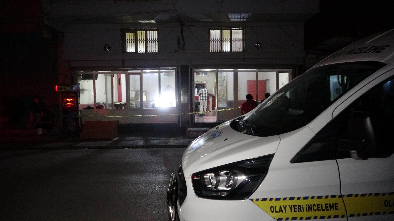 Ramazan Durak (40) ve Erkan Savan'ın (35) öldürüldüğü olay yerine ekipler sevk edildi. 