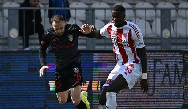 Ümraniyespor - Pendikspor maçından gol sesi çıkmadı