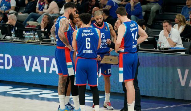 Anadolu Efes, EuroLeague'de play-off'u garantiledi