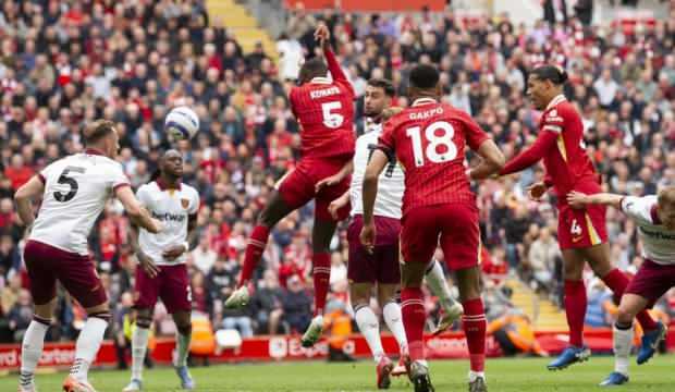 Kaptan gemisini limana taşıdı! Liverpool, Arsenal'la makası açtı