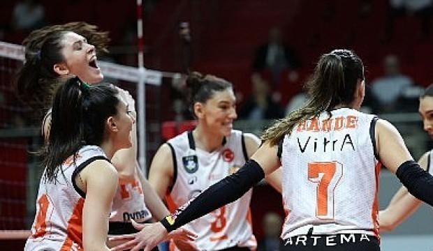 Eczacıbaşı üçüncülük maçında Galatasaray'a set vermedi