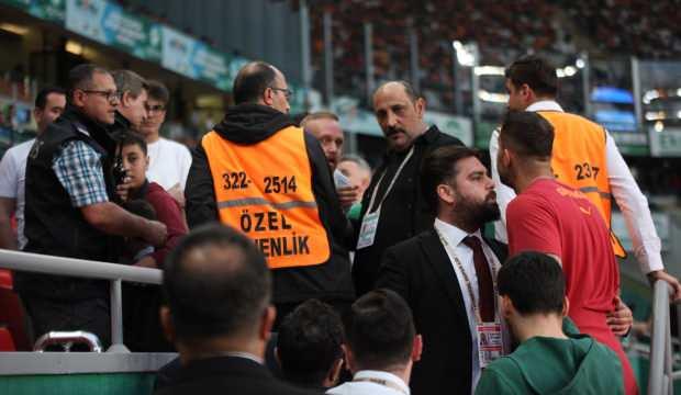 Taraftarla karşı karşıya gelmişti: "Annem Konyaspor d&uuml;şmesin diye dua etti"
