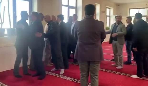 Deprem günü halı sahada kavga eden iki aile barıştırıldı