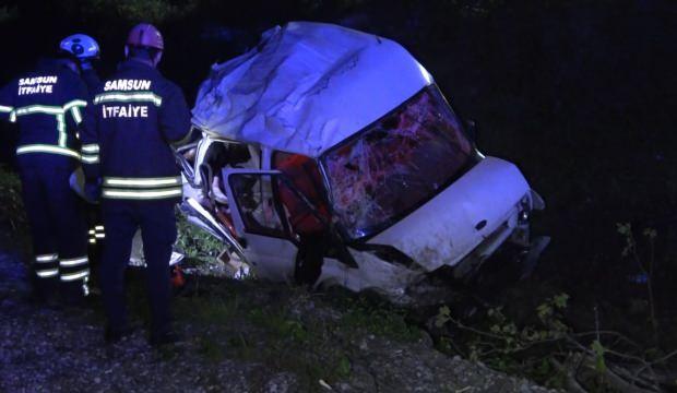 Samsun'da minibüs şarampole yuvarlandı: 1 ölü, 4 yara!