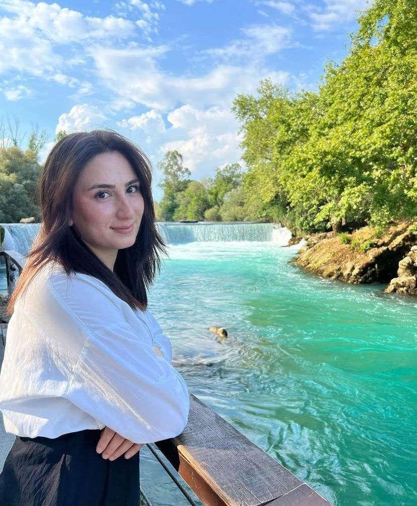 Merve Turhal (25)
