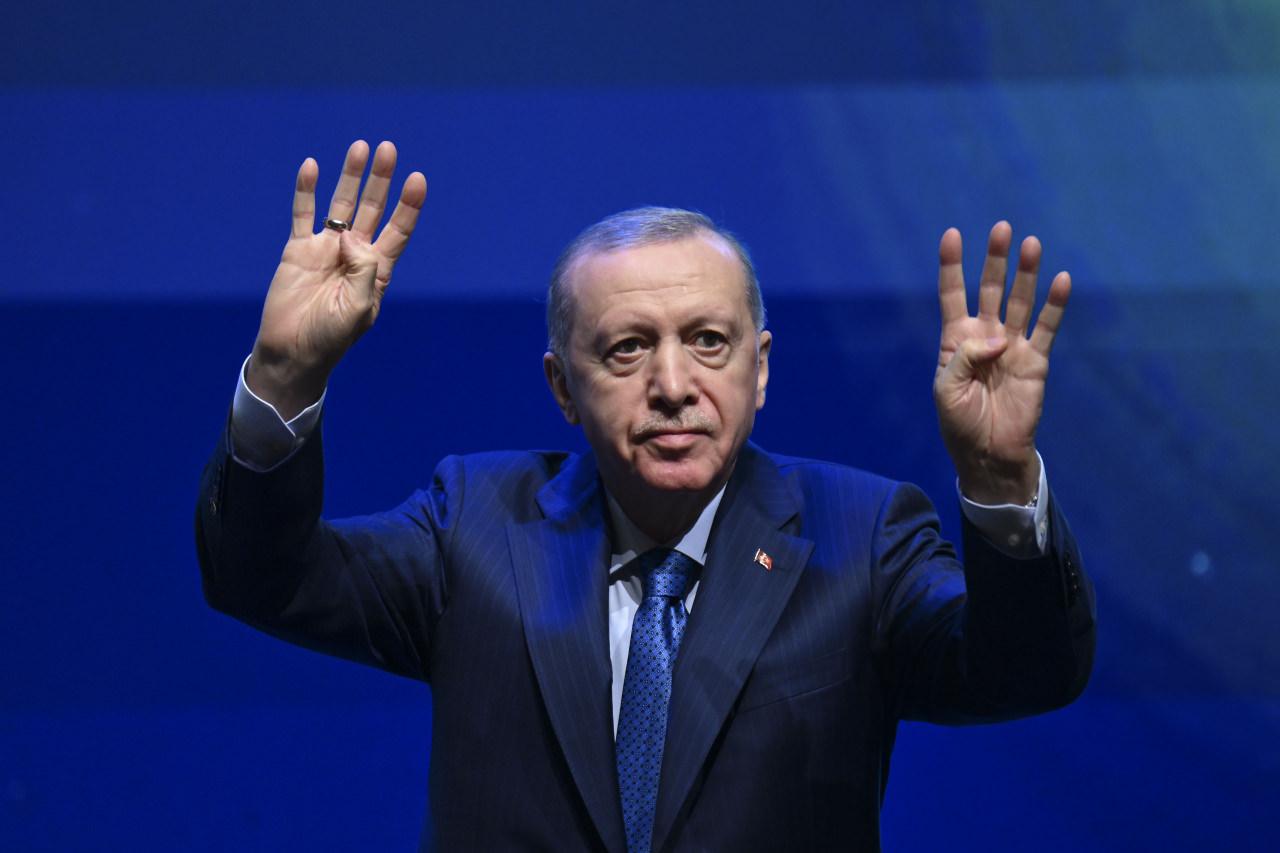 Cumhurbaşkanı Recep Tayyip Erdoğan, Atatürk Kültür Merkezi'nde düzenlenen Uluslararası Yeşilay Federasyonu Forumu'na katıldı.