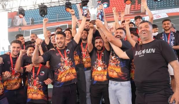 10 yıl önce kurulan takım peş peşe şampiyon oldu: Doğuda tarih yazıyorlar