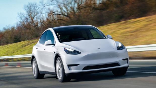 Tesla Model Y (SR) 
