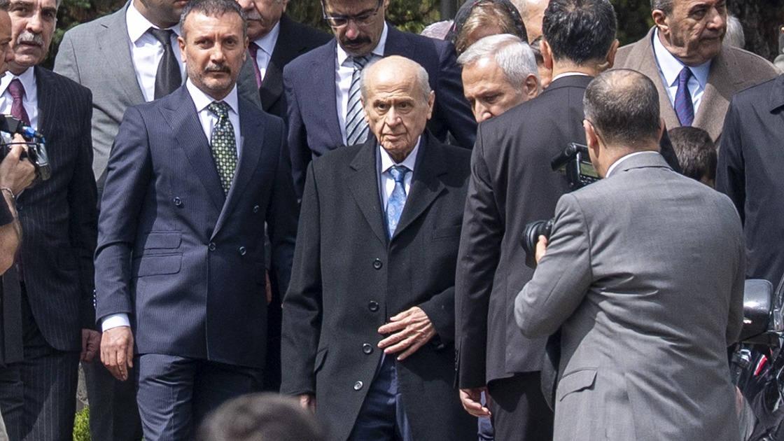 MHP Genel Başkanı Devlet Bahçeli, vefatının 28. yılında MHP'nin Kurucu Genel Başkanı Alparslan Türkeş'in, Beştepe'deki anıt mezarını ziyaret etmişti.