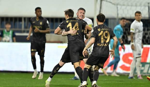 Trabzonspor'un yıldızı oyundan çıkma sebebini açıkladı