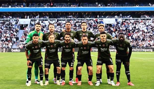 Beşiktaş'ta bileti kesilen ilk isim belli oldu! Tesislerdeki eşyalarını topladı