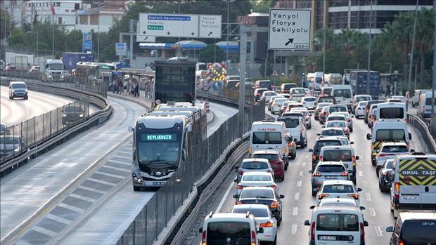 Metrobüs ve İstanbul trafiği