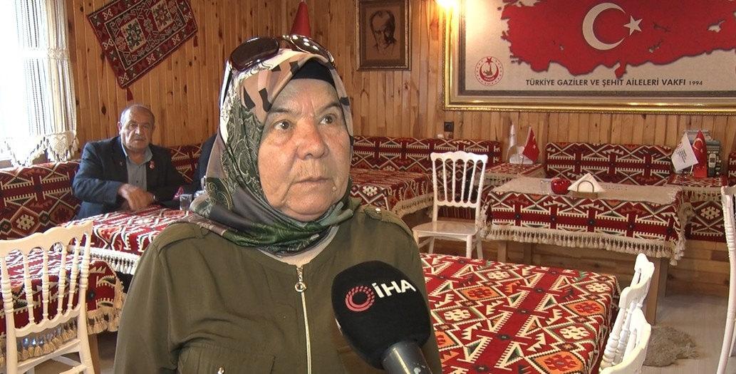 andarma Uzman Çavuş Şehit Özgür Kara'nın annesi Eftadiye Kara