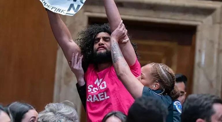 Rubio'nun protesto edildiği anlar.