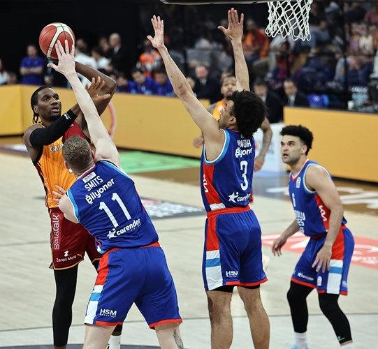 Galatasaray Anadolu Efes maçından bir görsel.