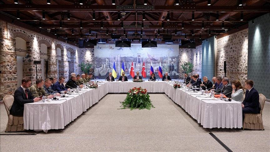 İstanbul'da 16 Mayıs'ta Cumhurbaşkanlığı Dolmabahçe Çalışma Ofisi'nde gerçekleşen görüşmelerde, tarafların savaş sırasında esir alınan Rus ve Ukraynalıların bir bölümünü takas etmeyi kabul etmesi, uzun süre sonra iki ülkenin mutabakat sağladığı ilk konu olmuştu.