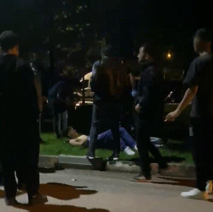 İki kişinin bıçaklandığı olay yeri. 