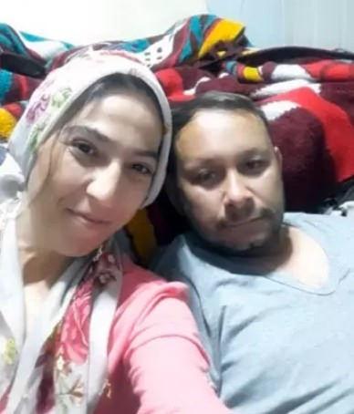 Çocuğun annesi ile üvey babası.