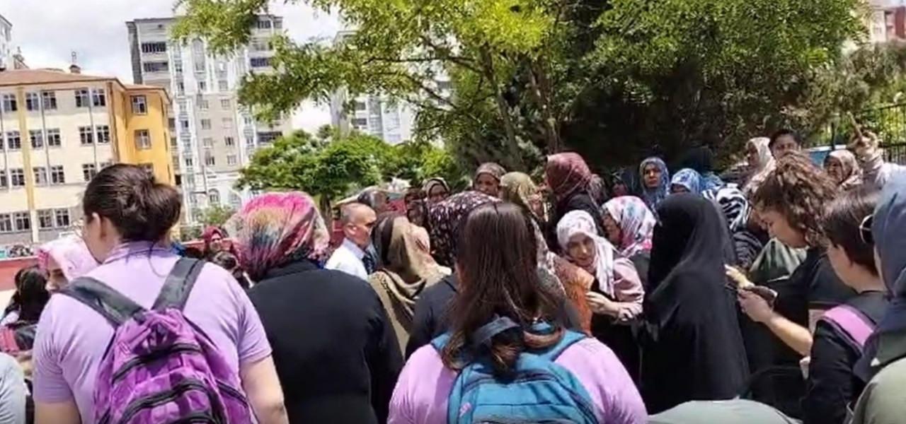 Veliler skandal olay sonrası okul yönetimine tepki gösterdi.