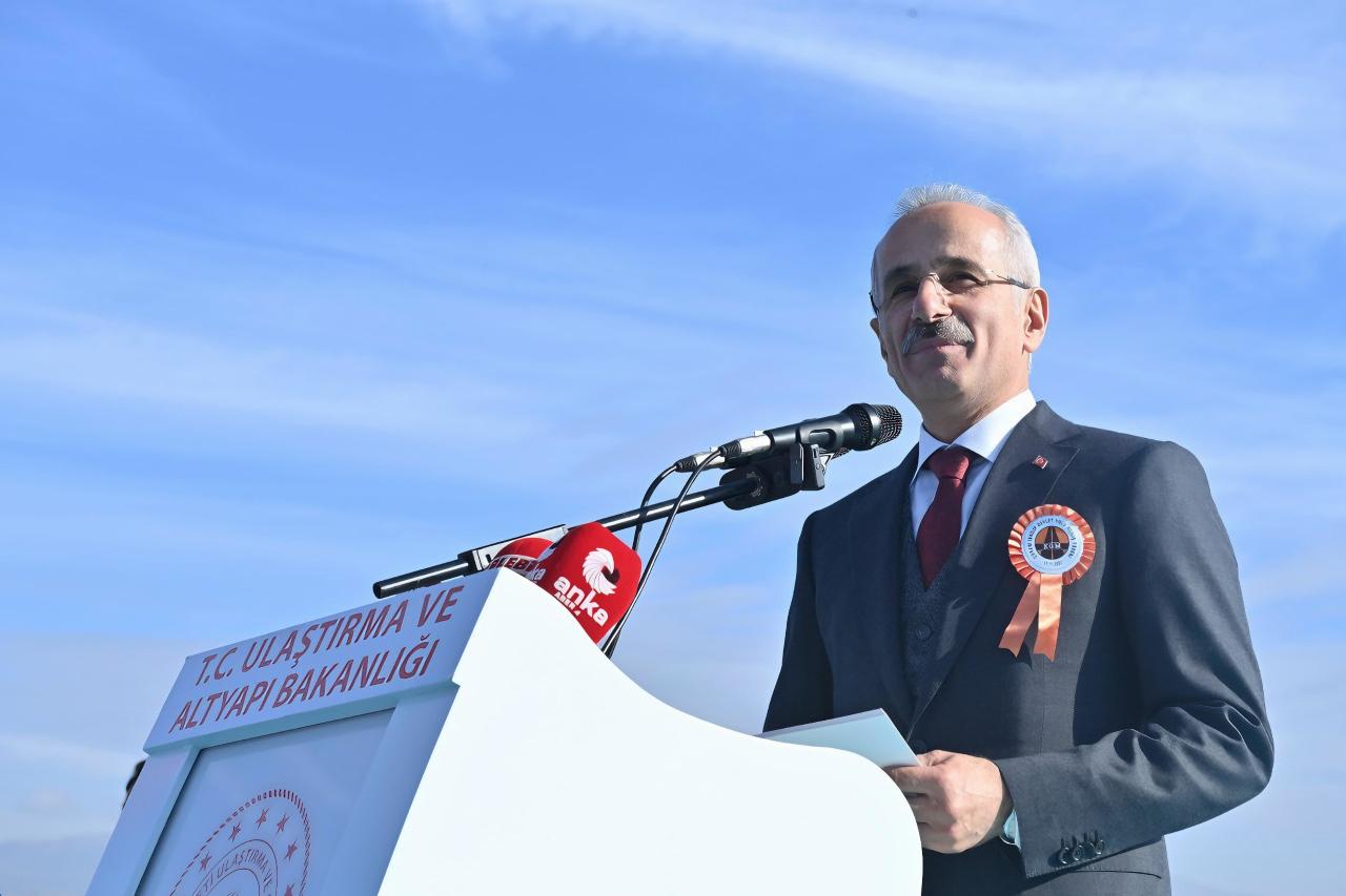 Ulaştırma ve Altyapı Bakanı Abdulkadir Uraloğlu