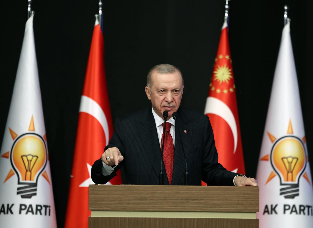 Erdoğan, partisinin genel merkezinde düzenlenen ''Genişletilmiş İl Başkanları Toplantısı''na katıldı.