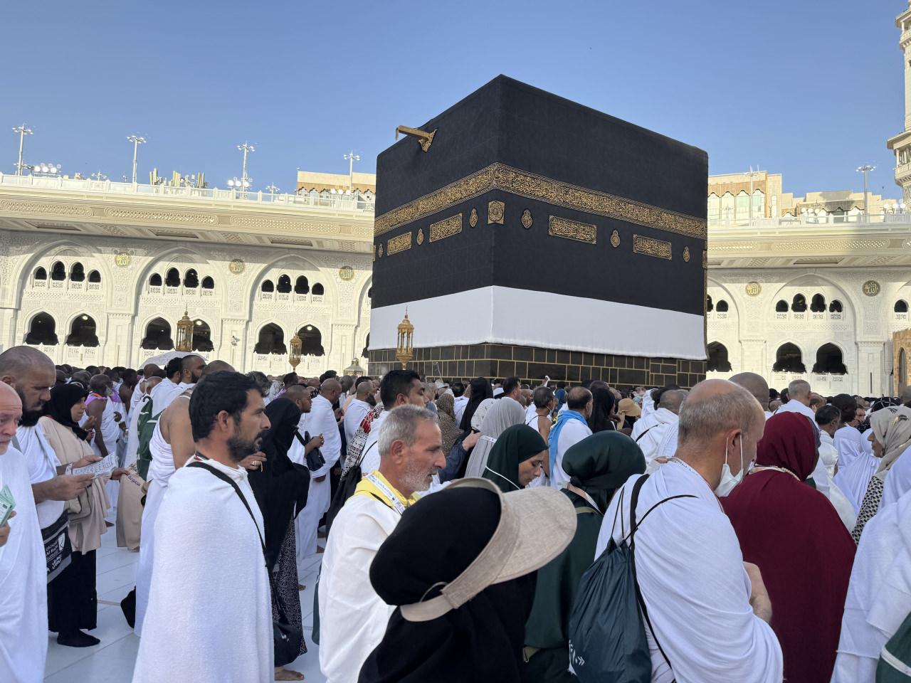 Medine'deki ziyaretlerini tamamlayan Türk hacı adayları Mekke'ye geçti
