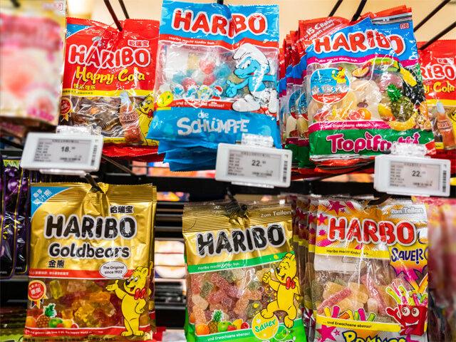 Yurtdışında bir markette çekilen Haribo ürünleri