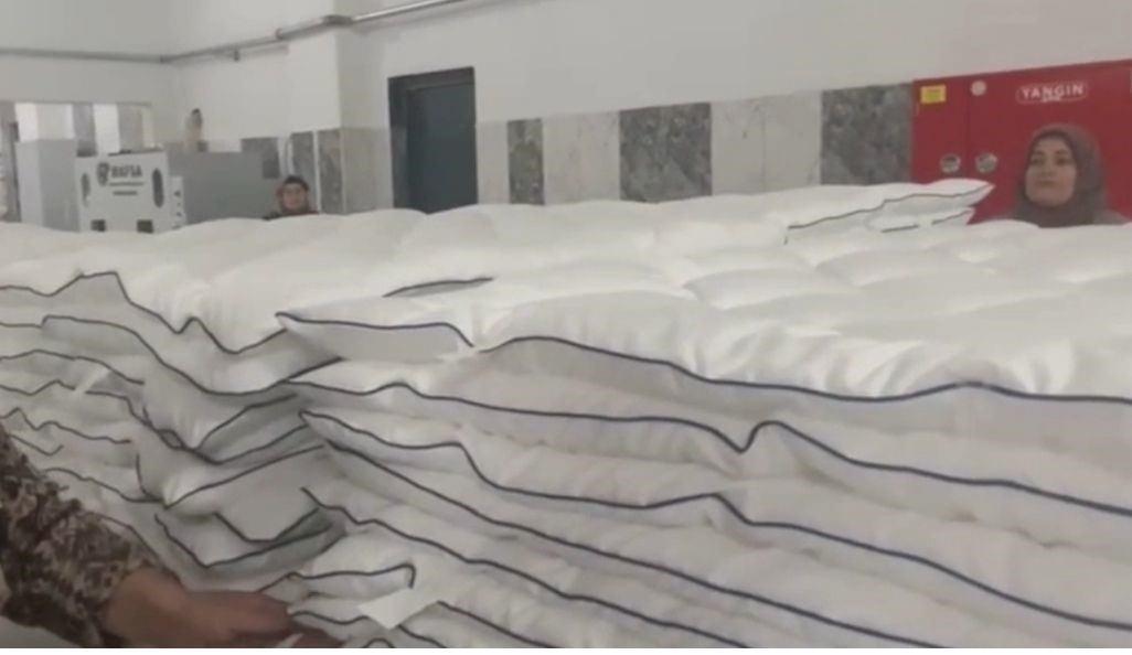 İhraç edilen kaz tüylerinin üretim aşamsı.