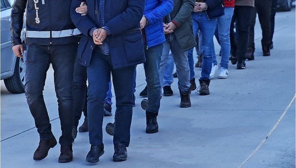 FETÖ'nün güncel yapılanmasına ilişkin İstanbul merkezli 6 ilde düzenlenen operasyonda 54 şüpheli gözaltına alındı.