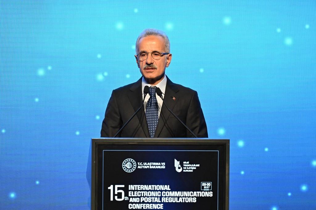 Ulaştırma ve Altyapı Bakanı Abdulkadir Uraloğlu