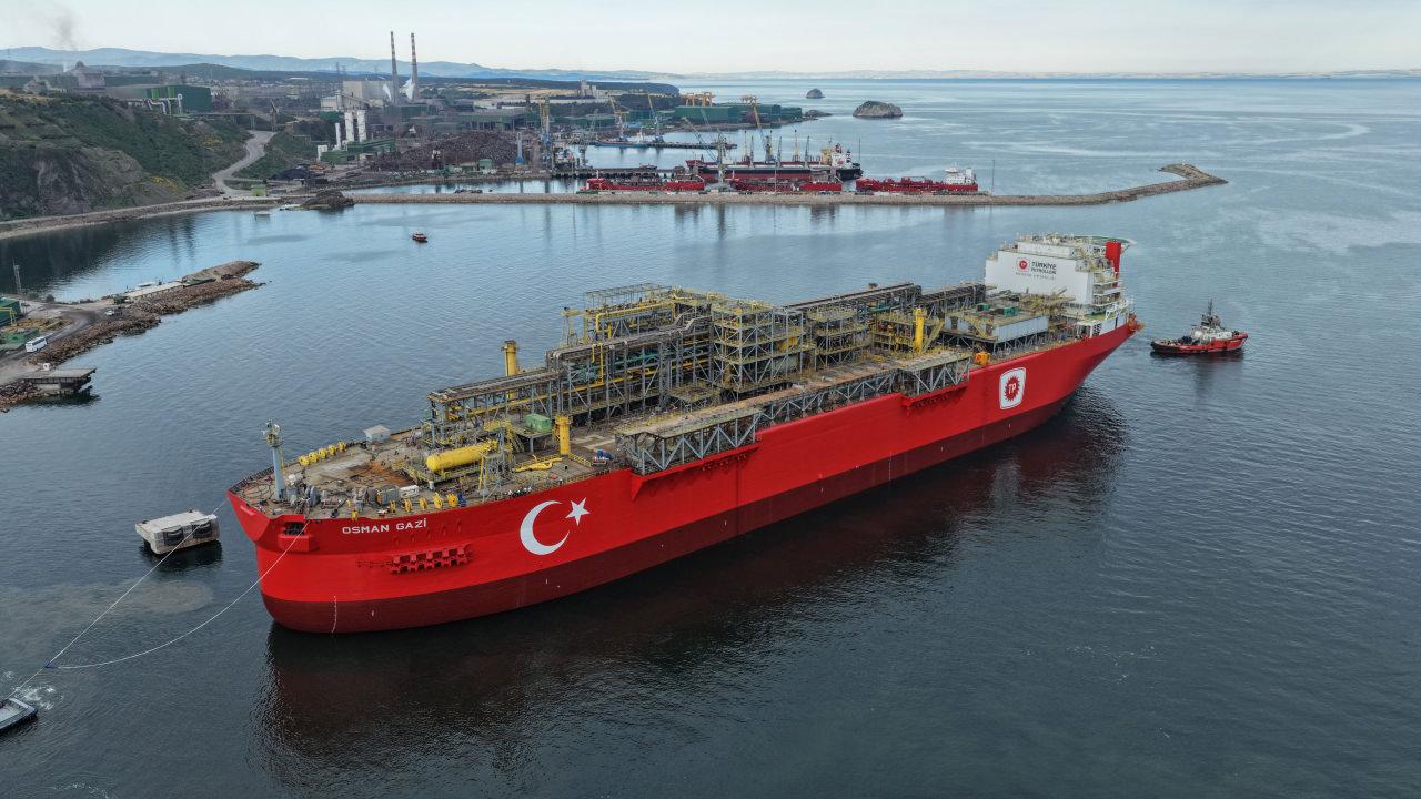 Türkiye'nin ilk yüzer üretim platformu Osman Gazi