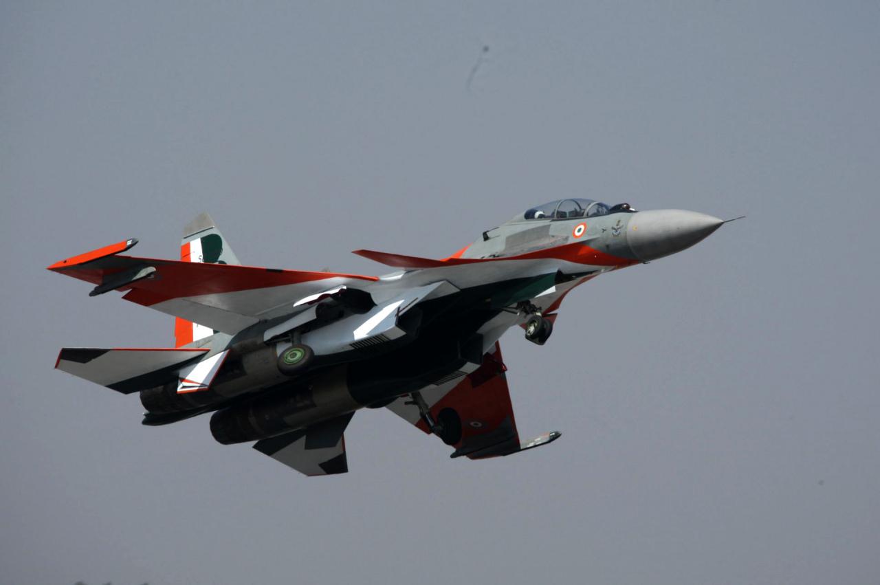 Rusya yapımı Hindistan Hava Kuvvetleri'ne ait SU-30 savaş uçağı
