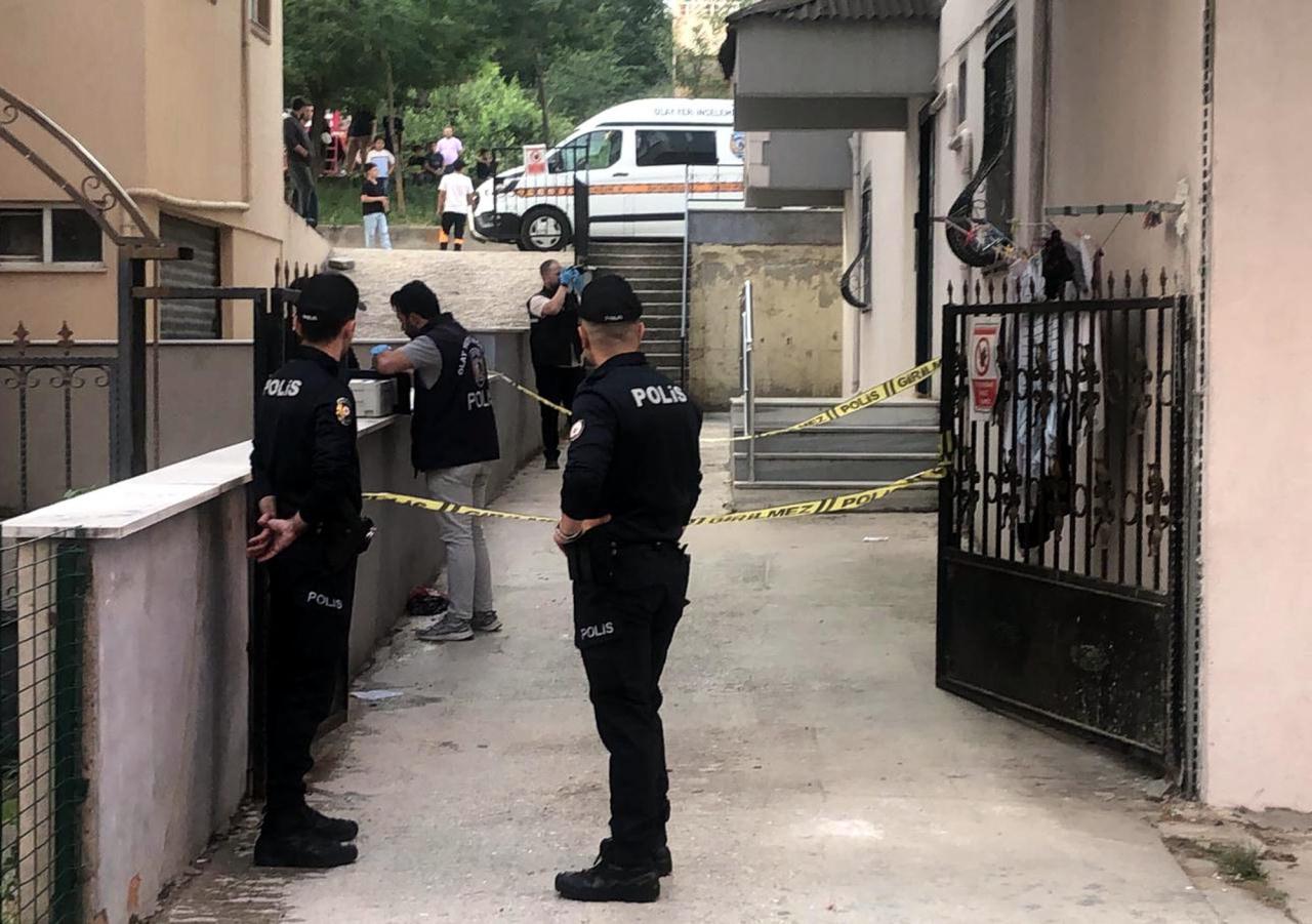 Olay yerine çok sayıda sağlık ekibi sevk edildi. 
