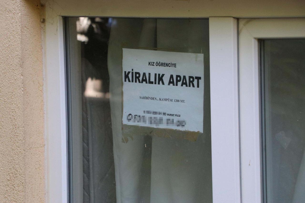 ‘Kız öğrenciye kiralık apart, kampüse 1200 metre' yazılı ilan