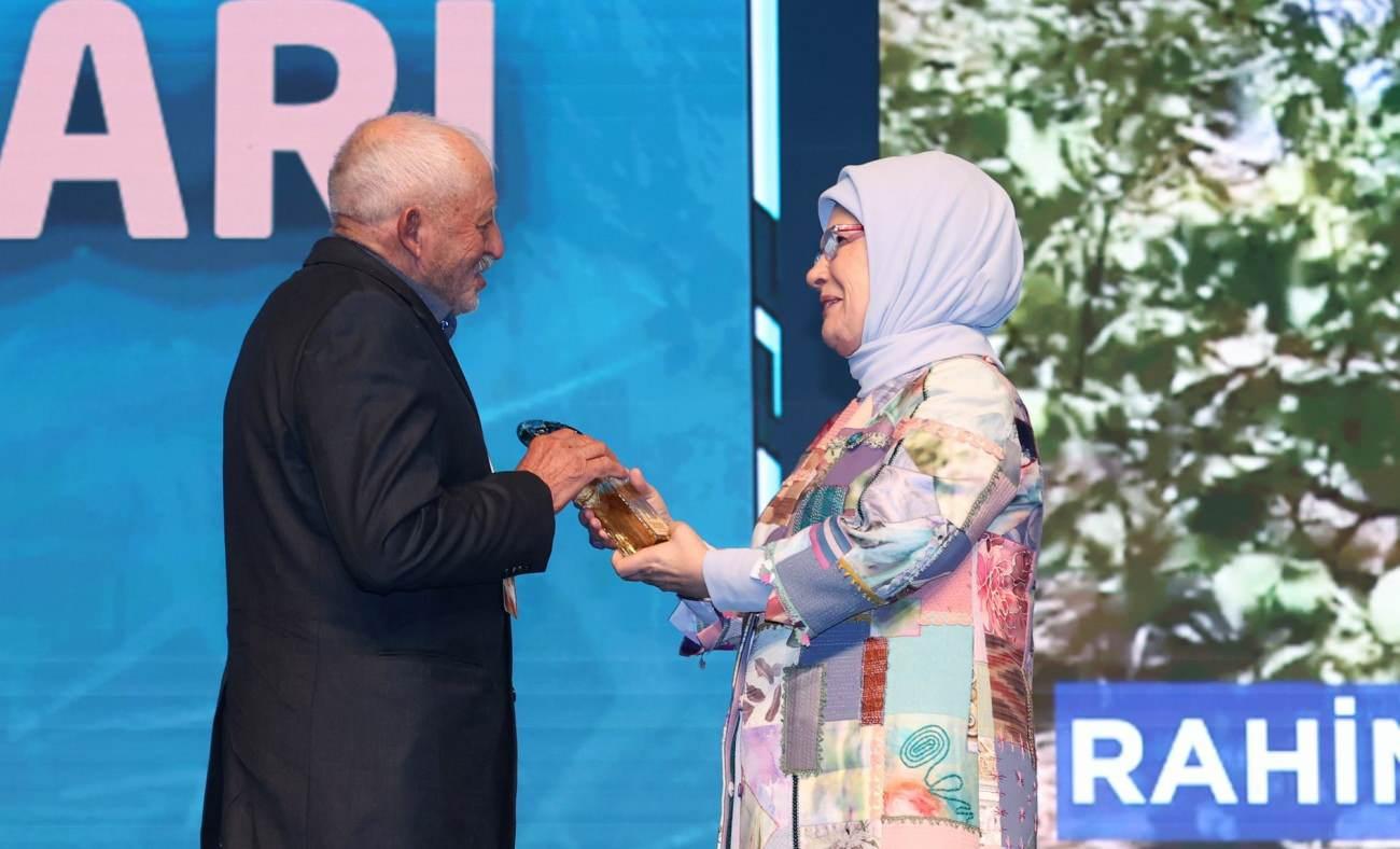 Emine Erdoğan'dan 'Orman Dede' olarak bilinen Rahim Demirbaş için taziye mesajı