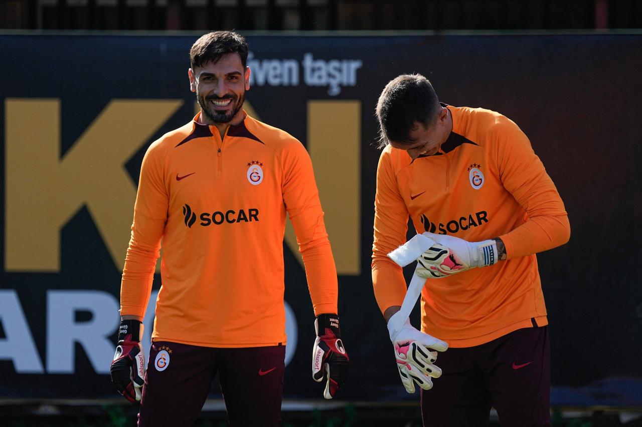 Muslera ve Günay Güvenç (Galatasaray antrenmanından bir kare)