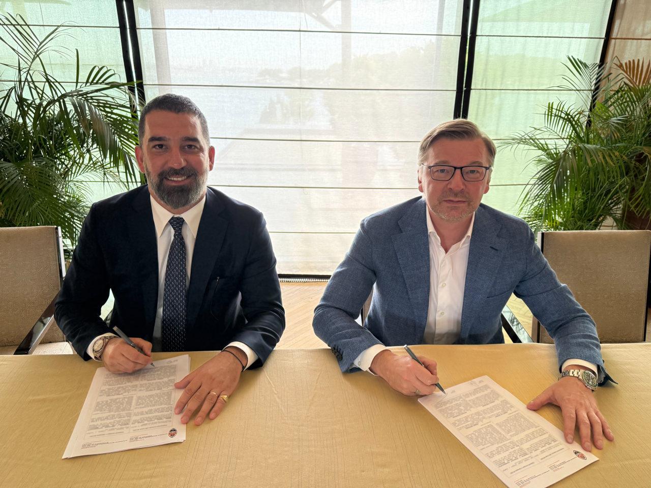 Arda Turan ve Shakhtar Donetsk'in CEO'su Serhii Palkin