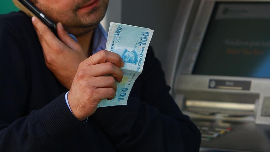 Antalya'da 9 lirasını telefonuna gelen mesajdaki IBAN adresine gönderen yaşlı adamın banka hesabından 54 bin lira çekildi.