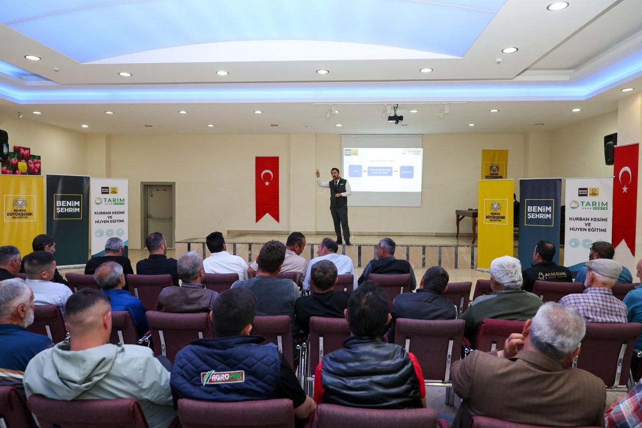 Eğitime 250 vatandaş katılım sağladı. 