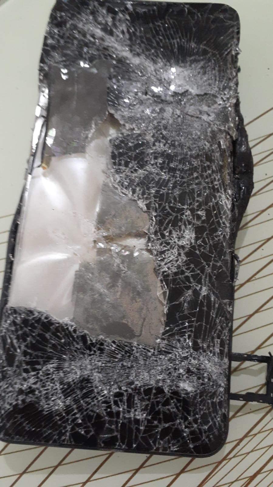 Dolandırıcılar tarafından kırılması istenilen telefonun son hali.