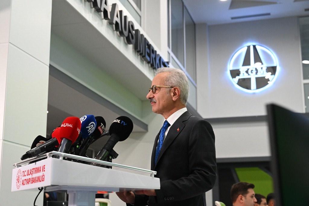  Ulaştırma ve Altyapı Bakanı Abdulkadir Uraloğlu