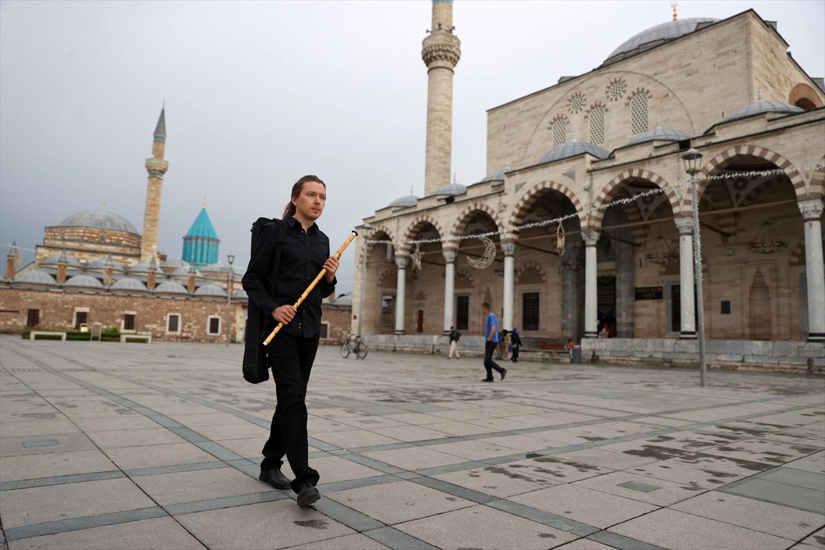 Rus müzisyenin hayatına etkilendiği "ney sesi" yön verdi