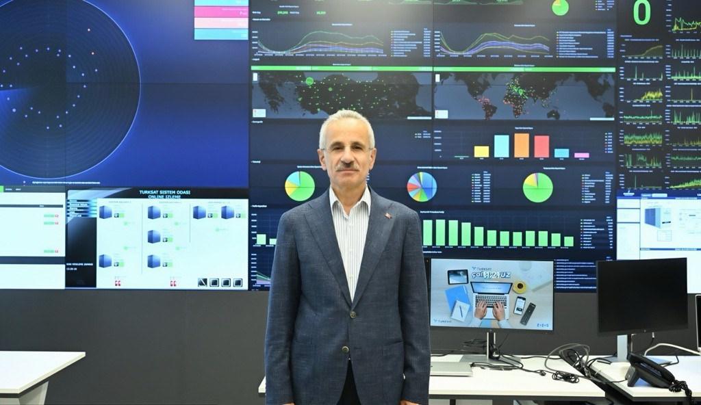 Ulaştırma ve Altyapı Bakanı Abdulkadir Uraloğlu