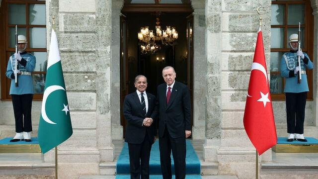 Erdoğan, Pakistan Başbakanı Şerif'in Kurban Bayramı'nı da kutladı.