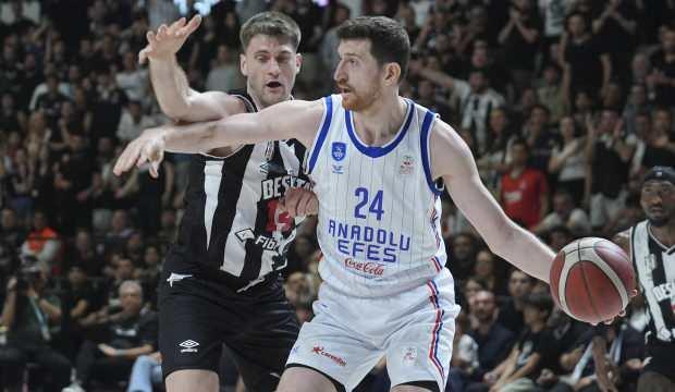 Anadolu Efes'ten Beşiktaş'a 3 sayılık darbe