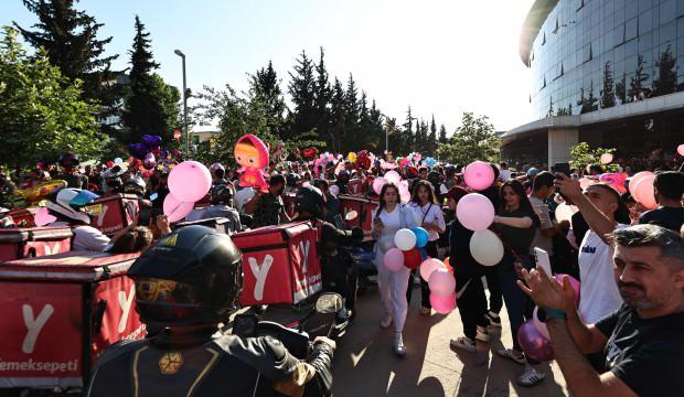 Başkan Tahmazoğlu, kanserle mücadele eden 5 yaşındaki Elif için balon uçurdu