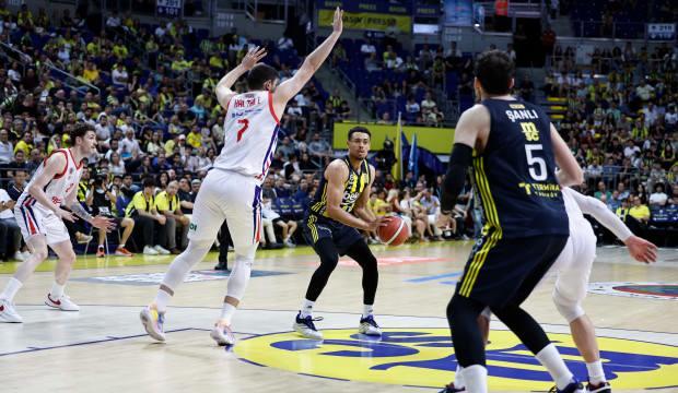 Fenerbahçe seride 1-0 öne geçti