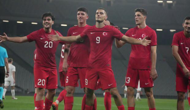 İstanbul'un g&ouml;beğinde 'bedava' milli ma&ccedil;: Saat 8'de başlıyor