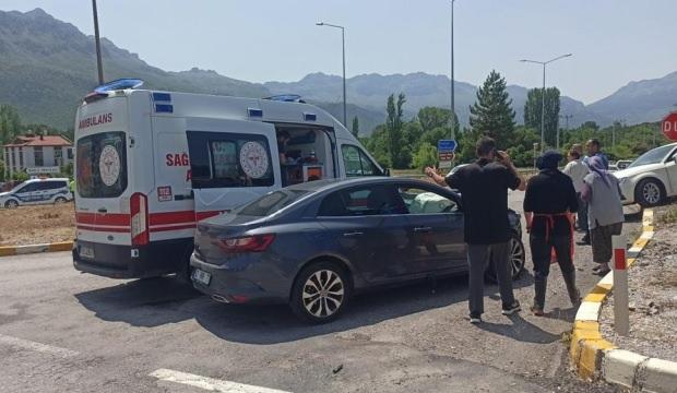 Konya'da iki otomobil çarpıştı: 5 yaralı