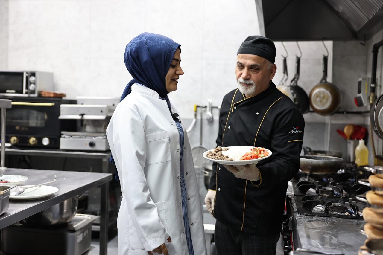 Kübra Kaynar, kurban etinin nasıl tüketilmesi gerektiğini anlattı. 